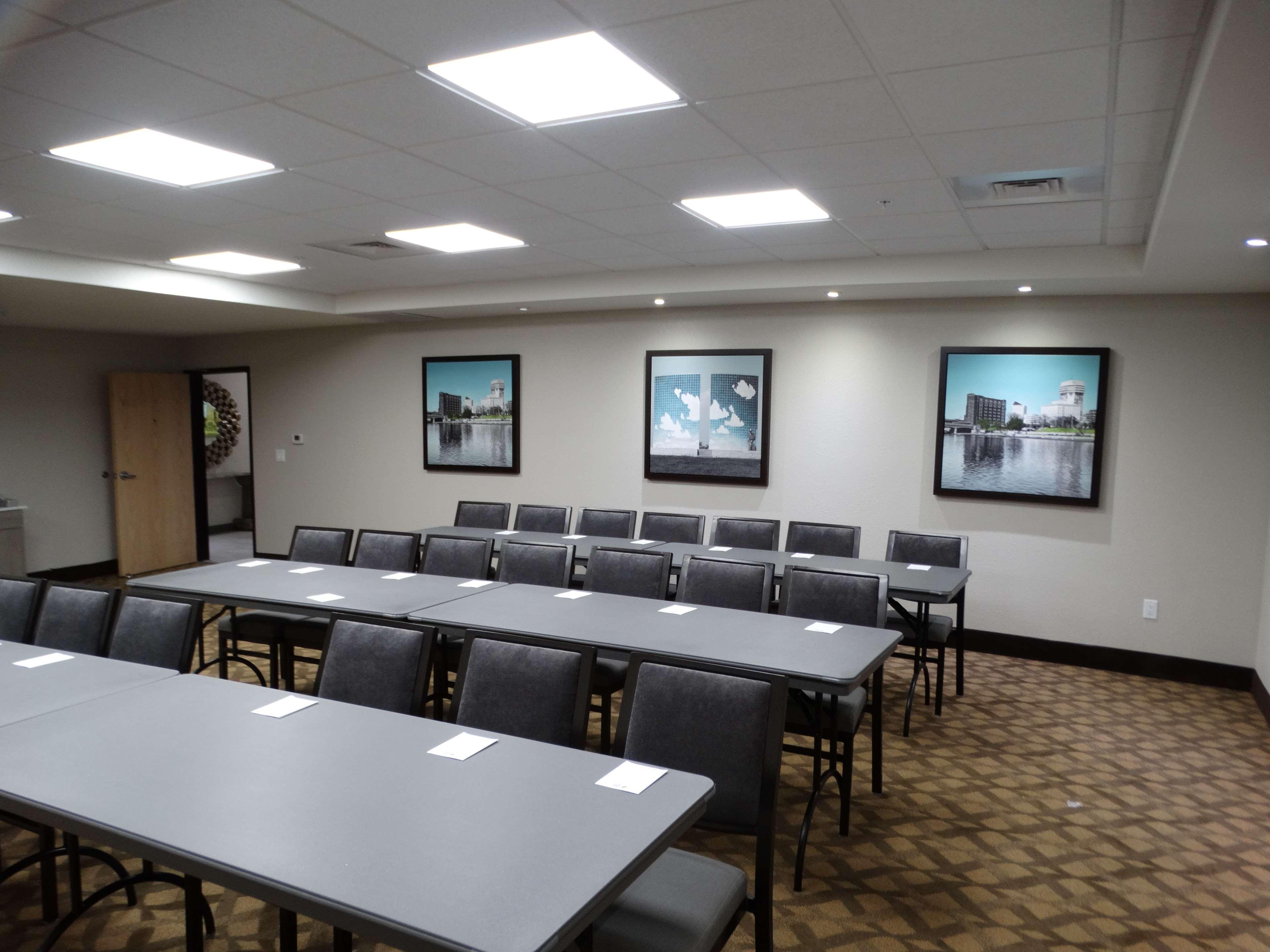 Best Western Plus Mcpherson Exterior photo